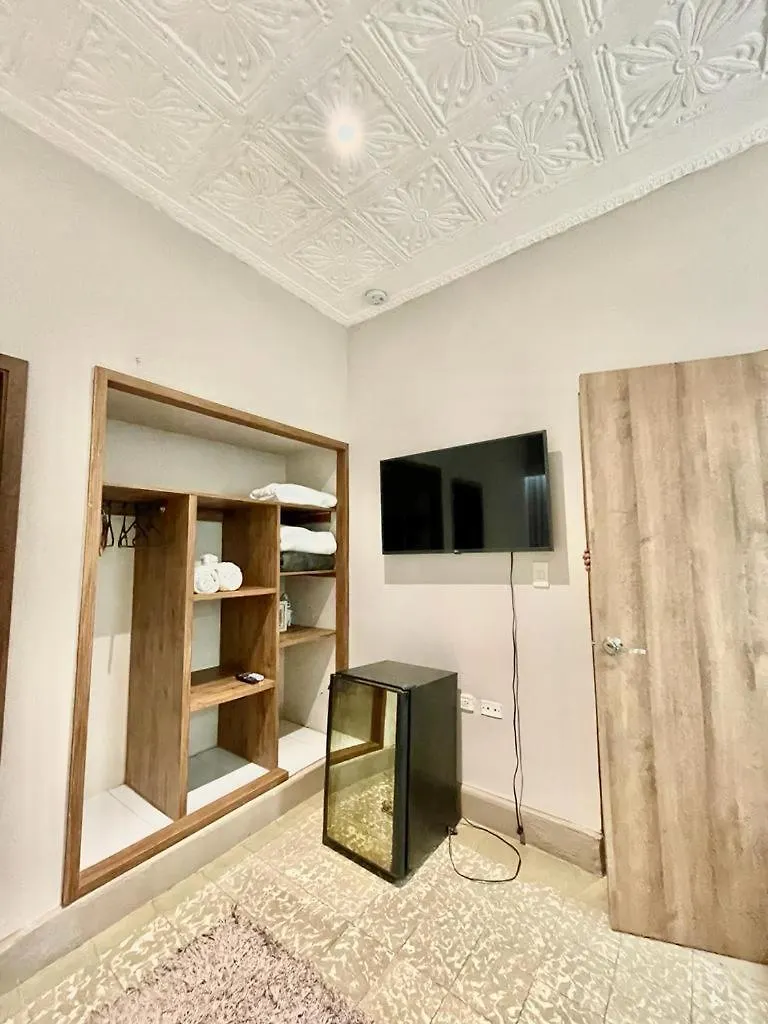 Cartagena Casa Roman 2*,